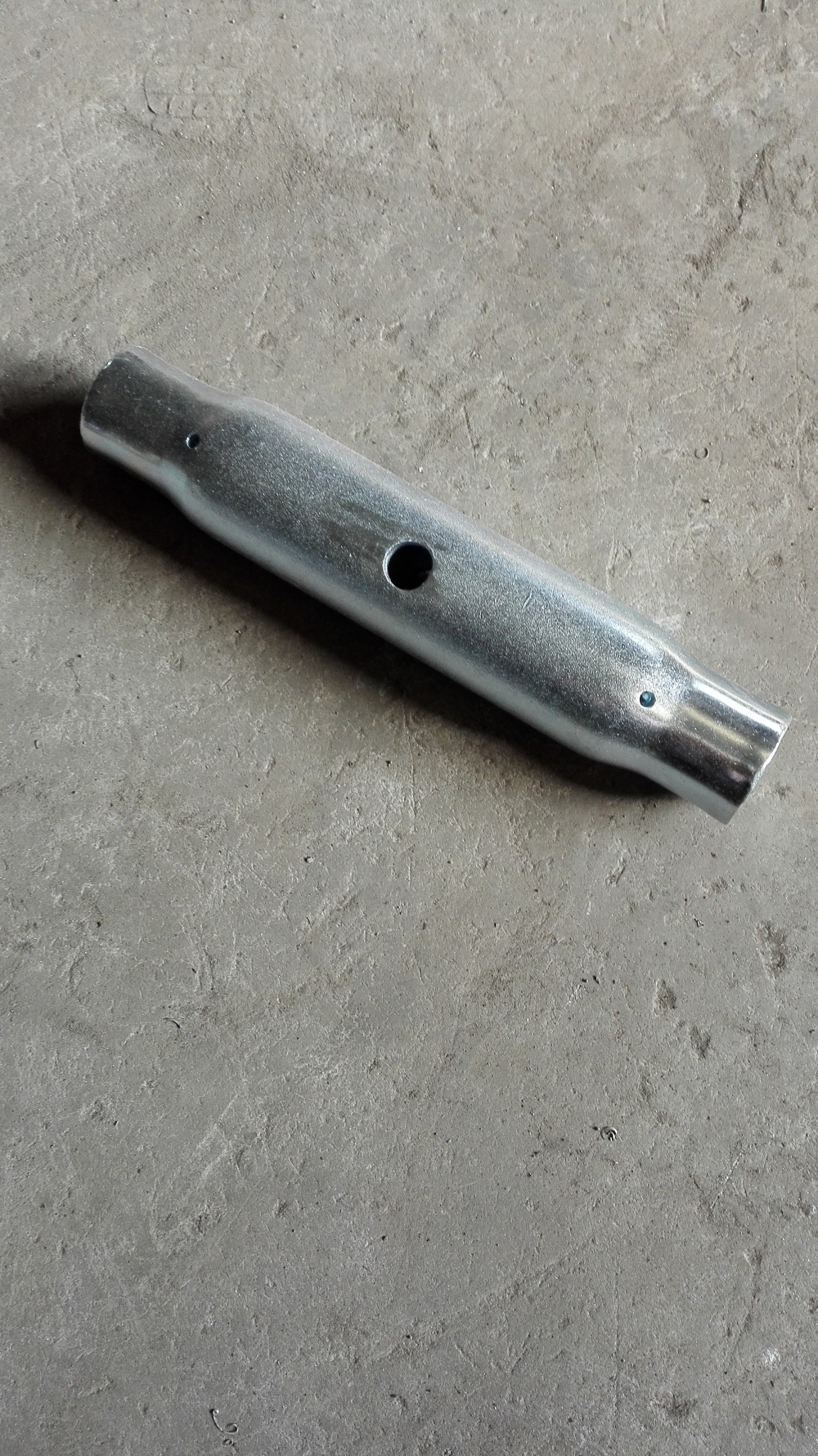 Factory Selling DIN1478 Steel Turnbuckle Tube Closed Body