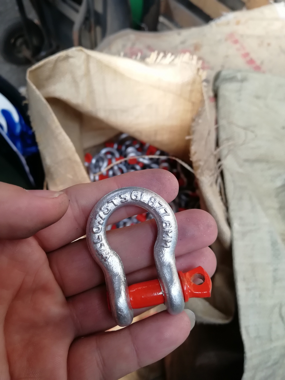 Bow Shackle for Industrial with Yellow Screw Pin in Grade S
