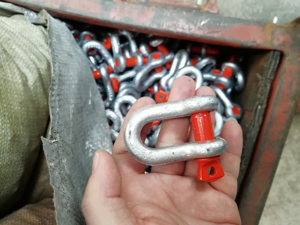 Bow Shackle for Industrial with Yellow Screw Pin in Grade S