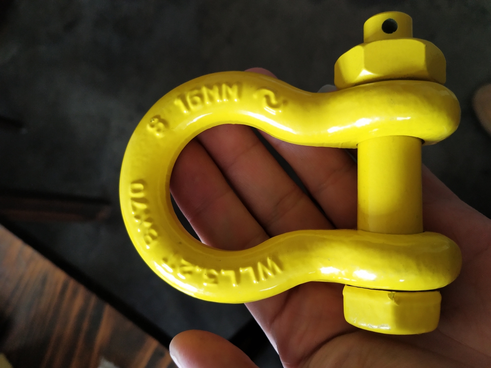 Dee Anchor Shackle for Industrial with Yellow Screw Pin in Grade S